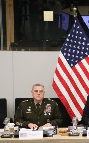 Państwa NATO solidarne we wspieraniu Ukrainy. Minister Błaszczak w Brukseli