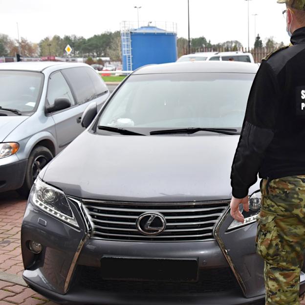 Poszukiwany Lexus odnaleziony na granicy w Terespolu. Pojazd chcieli wywieźć na Białoruś